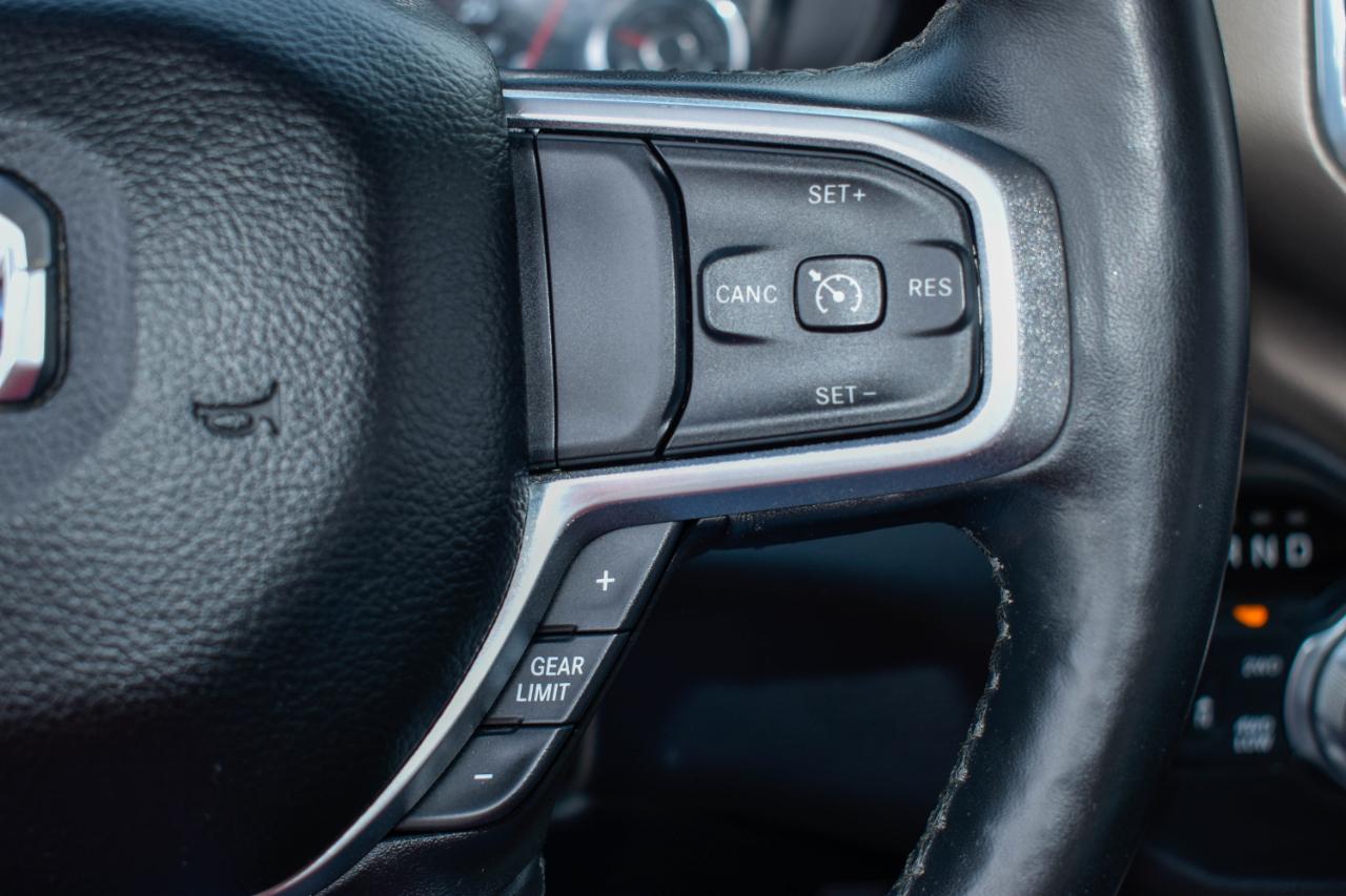 RAM 1500 Laramie Crew Cab SWB 4WD 2019