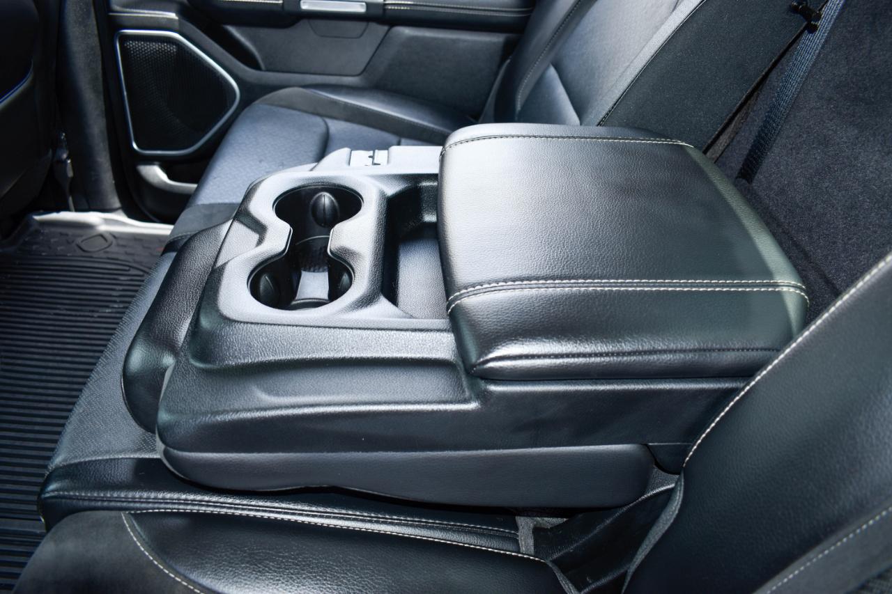RAM 1500 Laramie Crew Cab SWB 4WD 2019