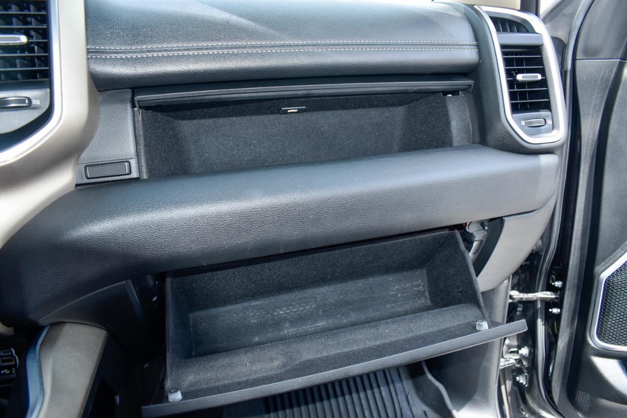 RAM 1500 Laramie Crew Cab SWB 4WD 2019