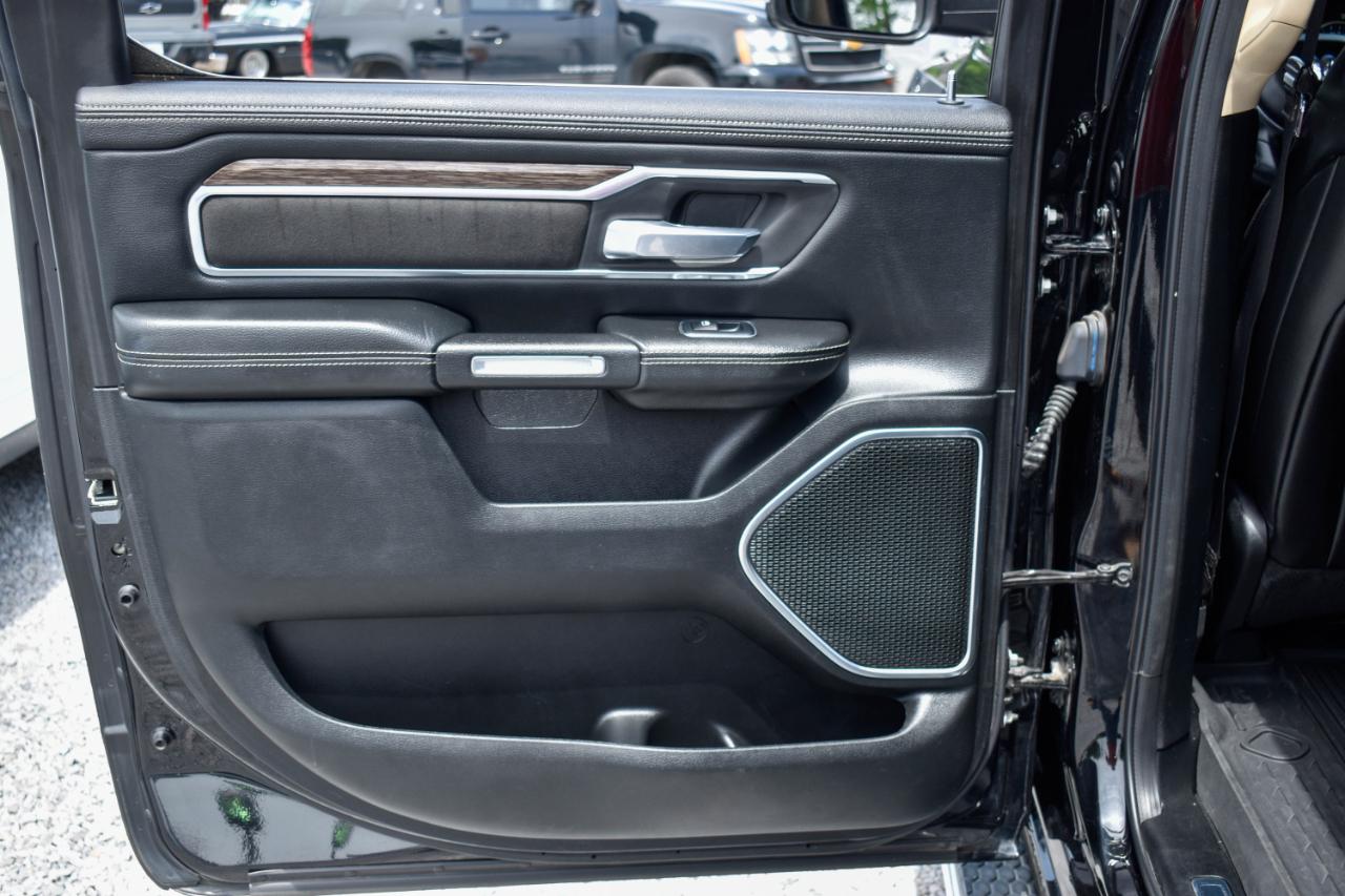RAM 1500 Laramie Crew Cab SWB 4WD 2019
