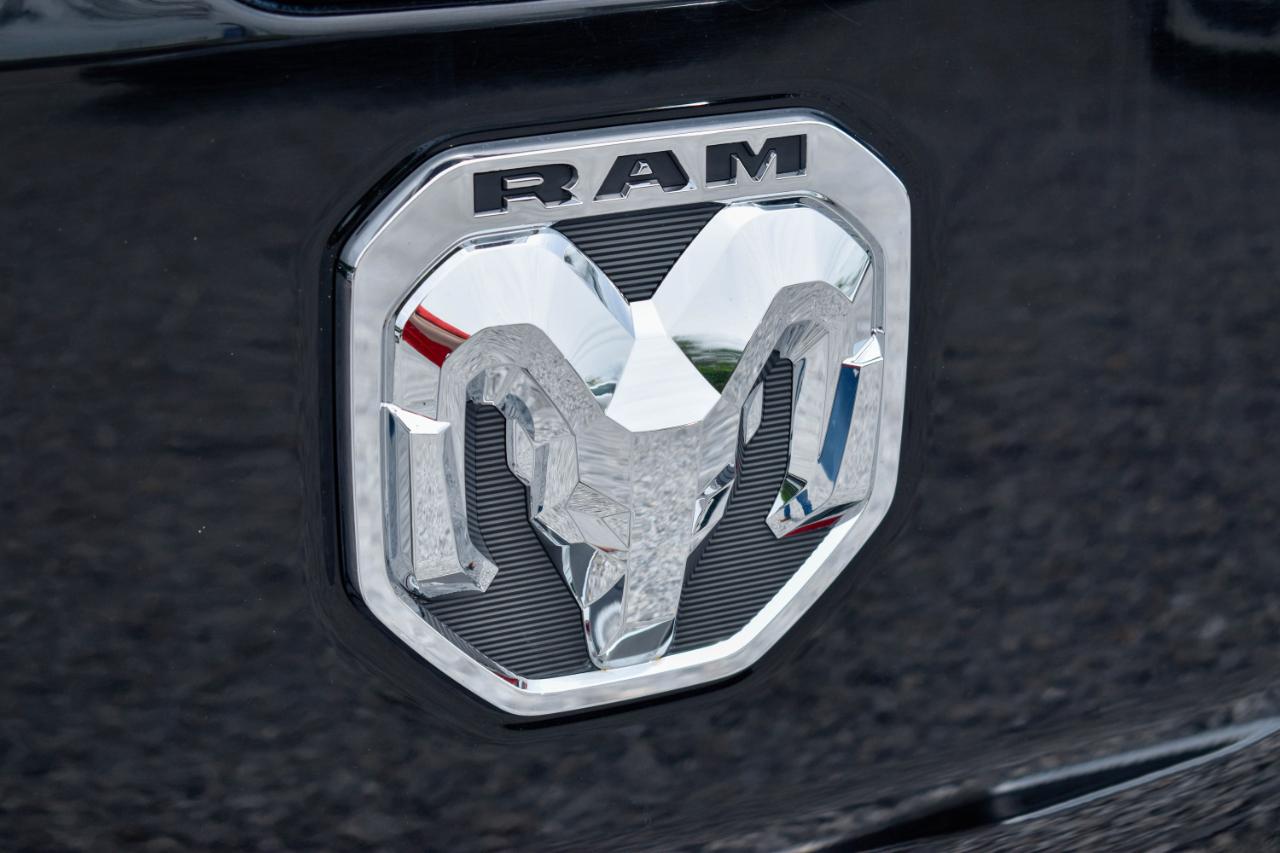 RAM 1500 Laramie Crew Cab SWB 4WD 2019