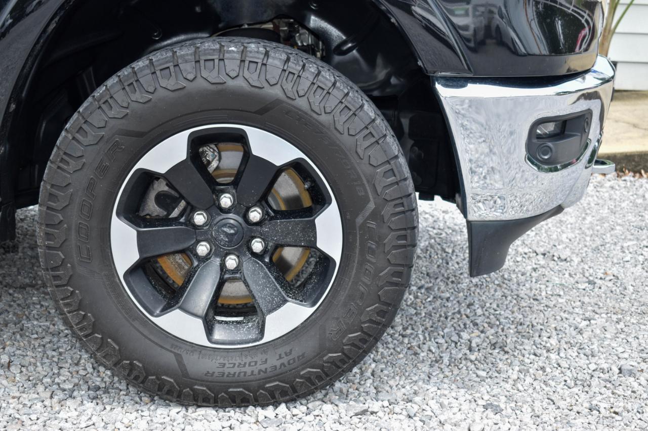 RAM 1500 Laramie Crew Cab SWB 4WD 2019