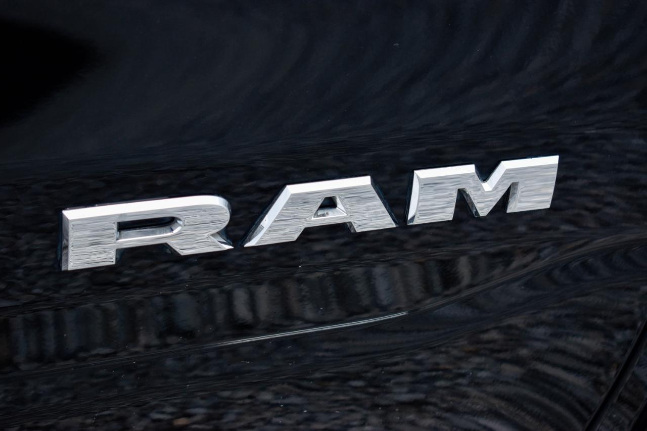 RAM 1500 Laramie Crew Cab SWB 4WD 2019