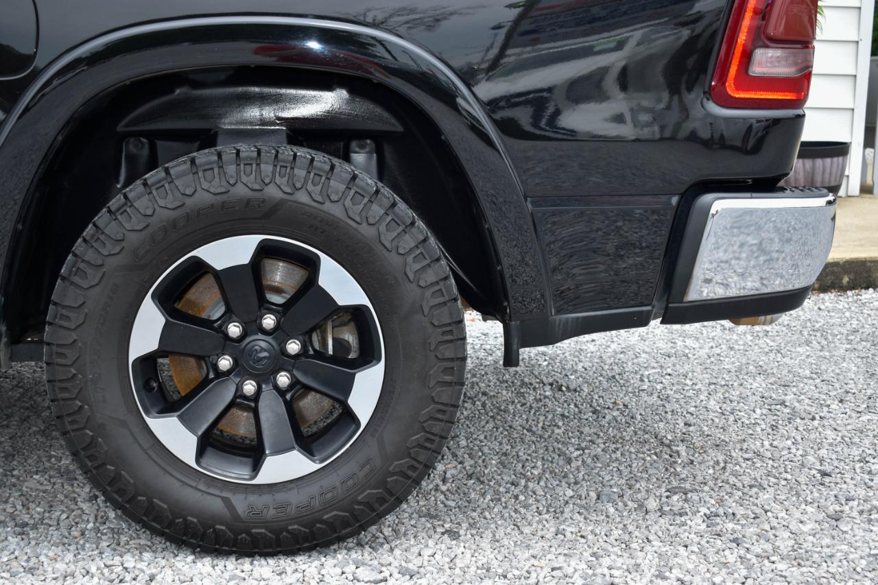 RAM 1500 Laramie Crew Cab SWB 4WD 2019