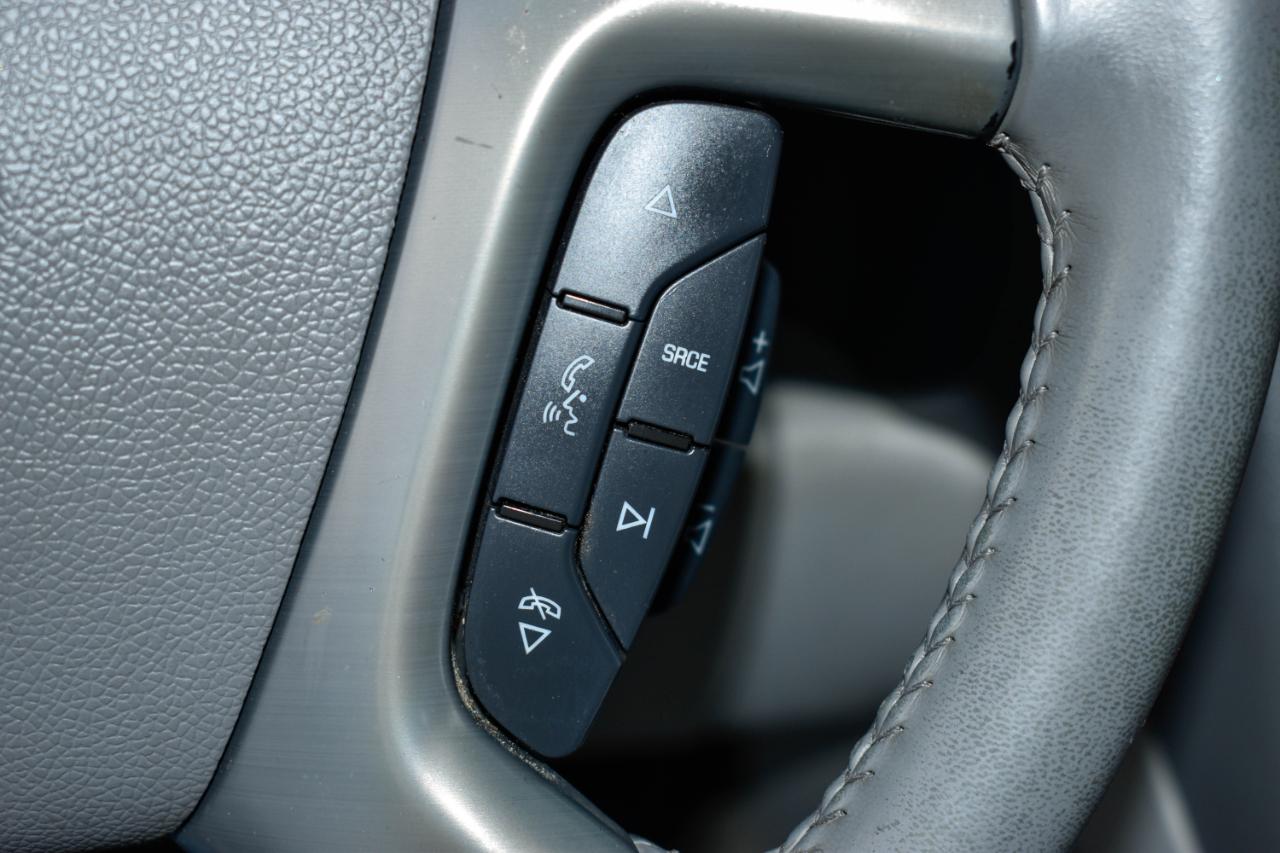 Chevrolet Suburban LT 1500 2WD 2014