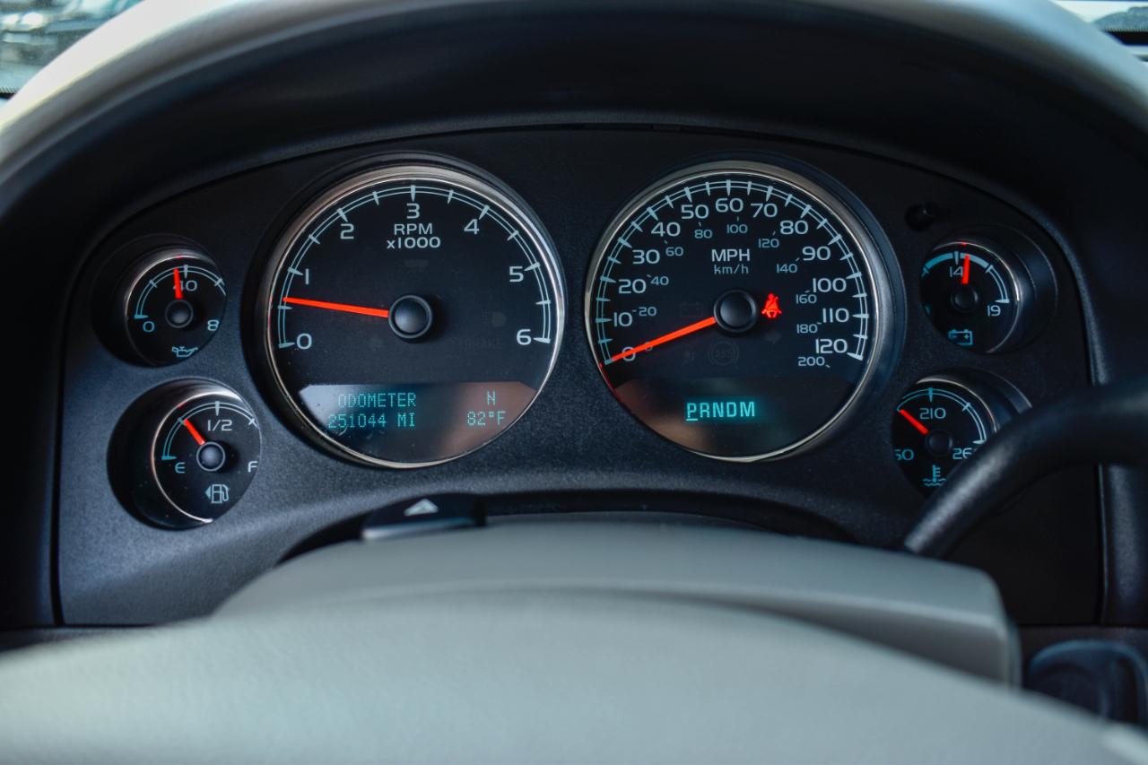 Chevrolet Suburban LT 1500 2WD 2014
