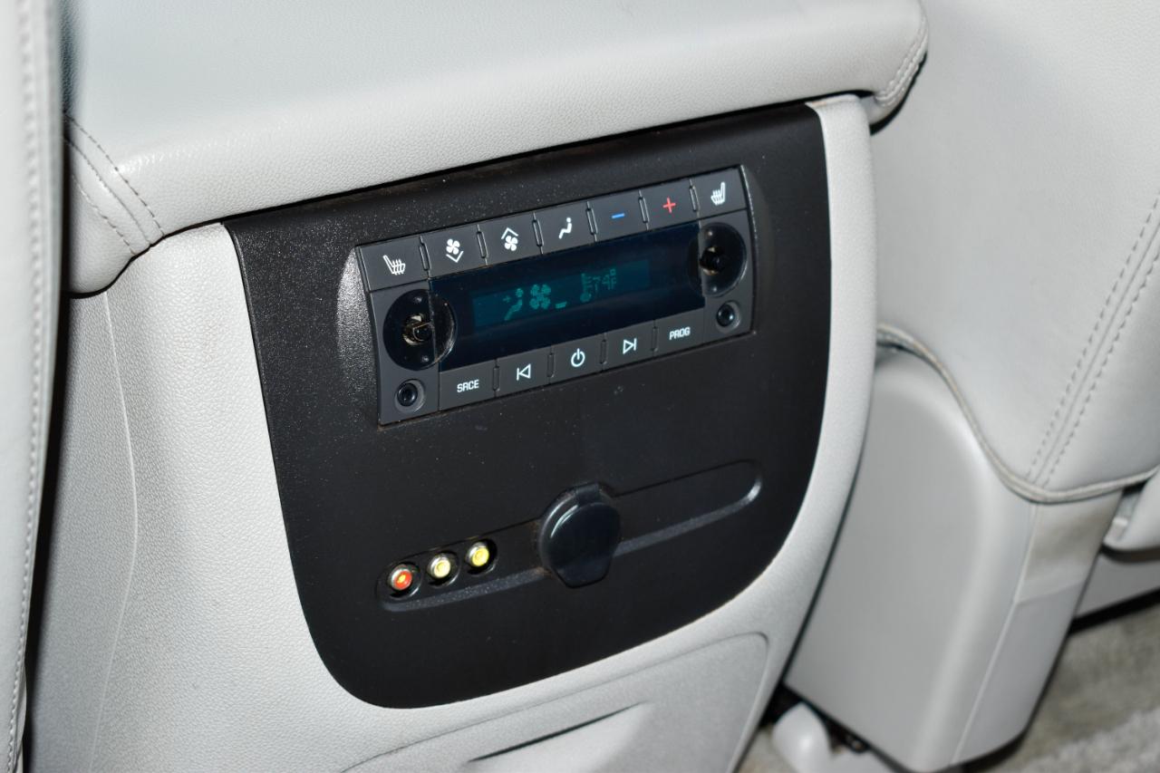 Chevrolet Suburban LT 1500 2WD 2014