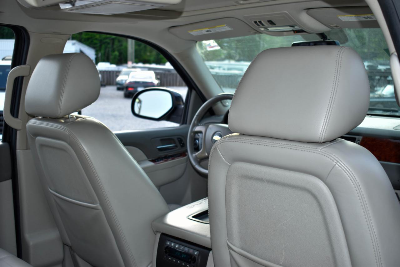 Chevrolet Suburban LT 1500 2WD 2014
