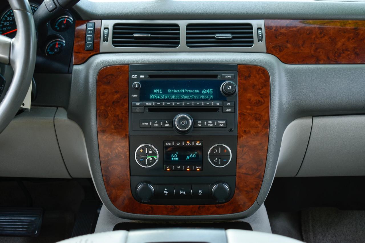 Chevrolet Suburban LT 1500 2WD 2014
