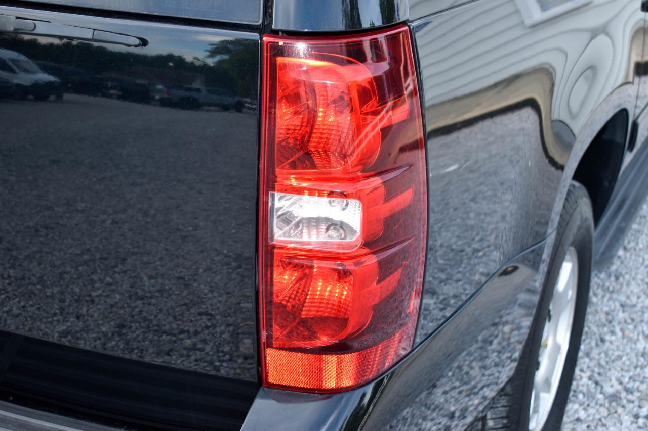 Chevrolet Suburban LT 1500 2WD 2014
