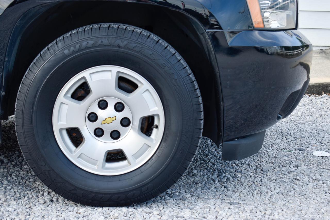 Chevrolet Suburban LT 1500 2WD 2014