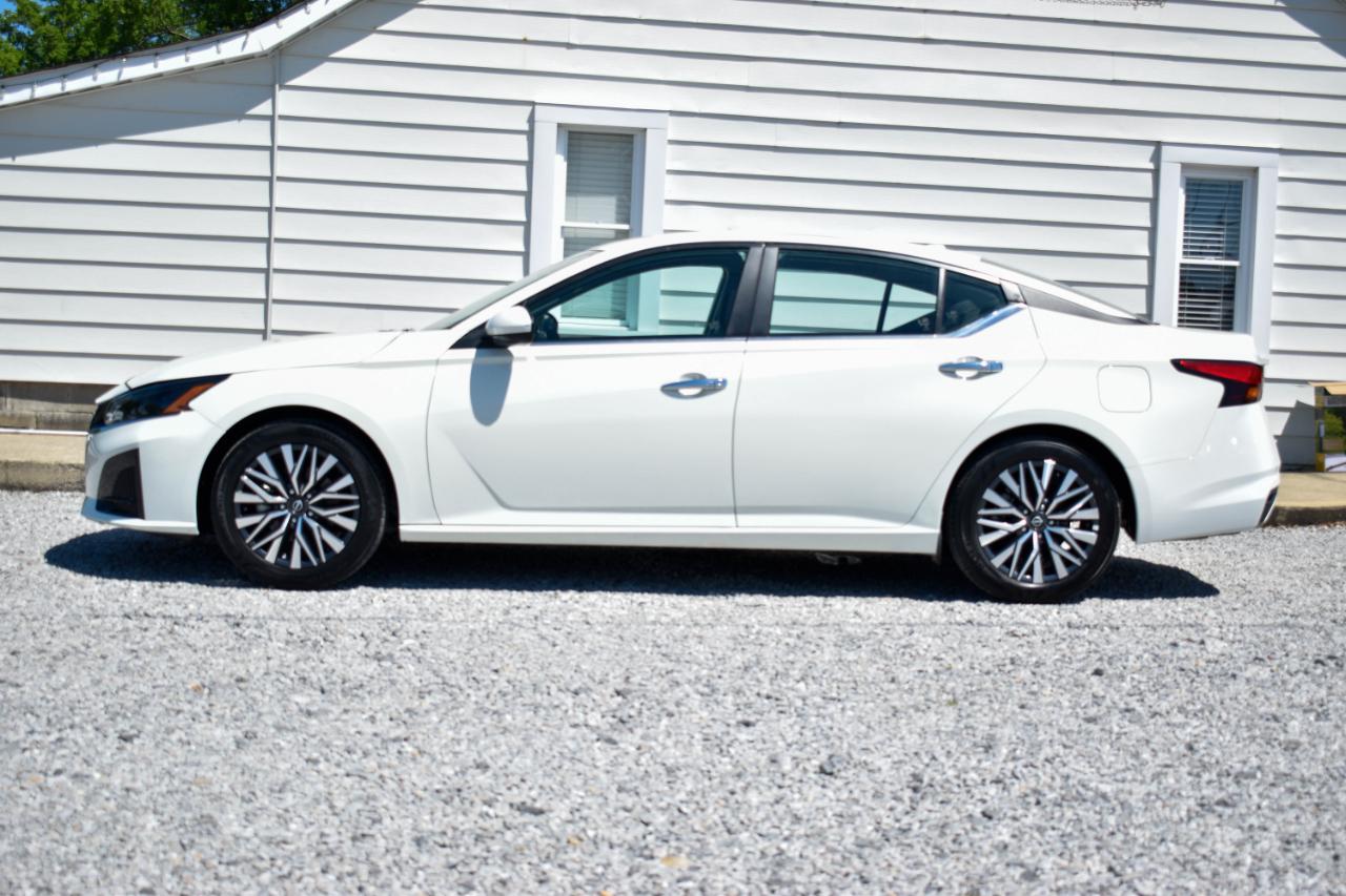 Nissan Altima 2.5 SV 2025
