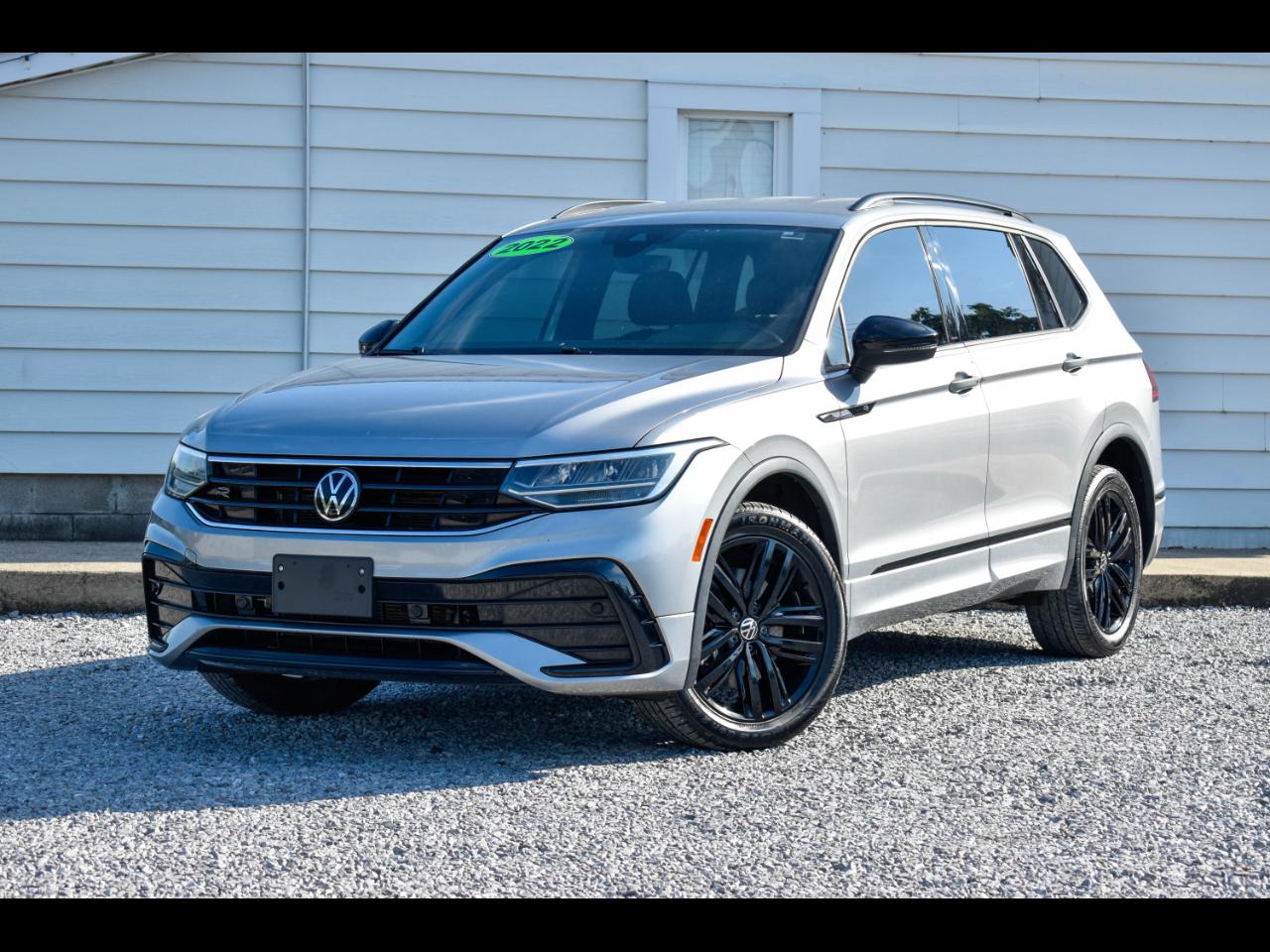 2022 Volkswagen Tiguan SE R-Line Black
