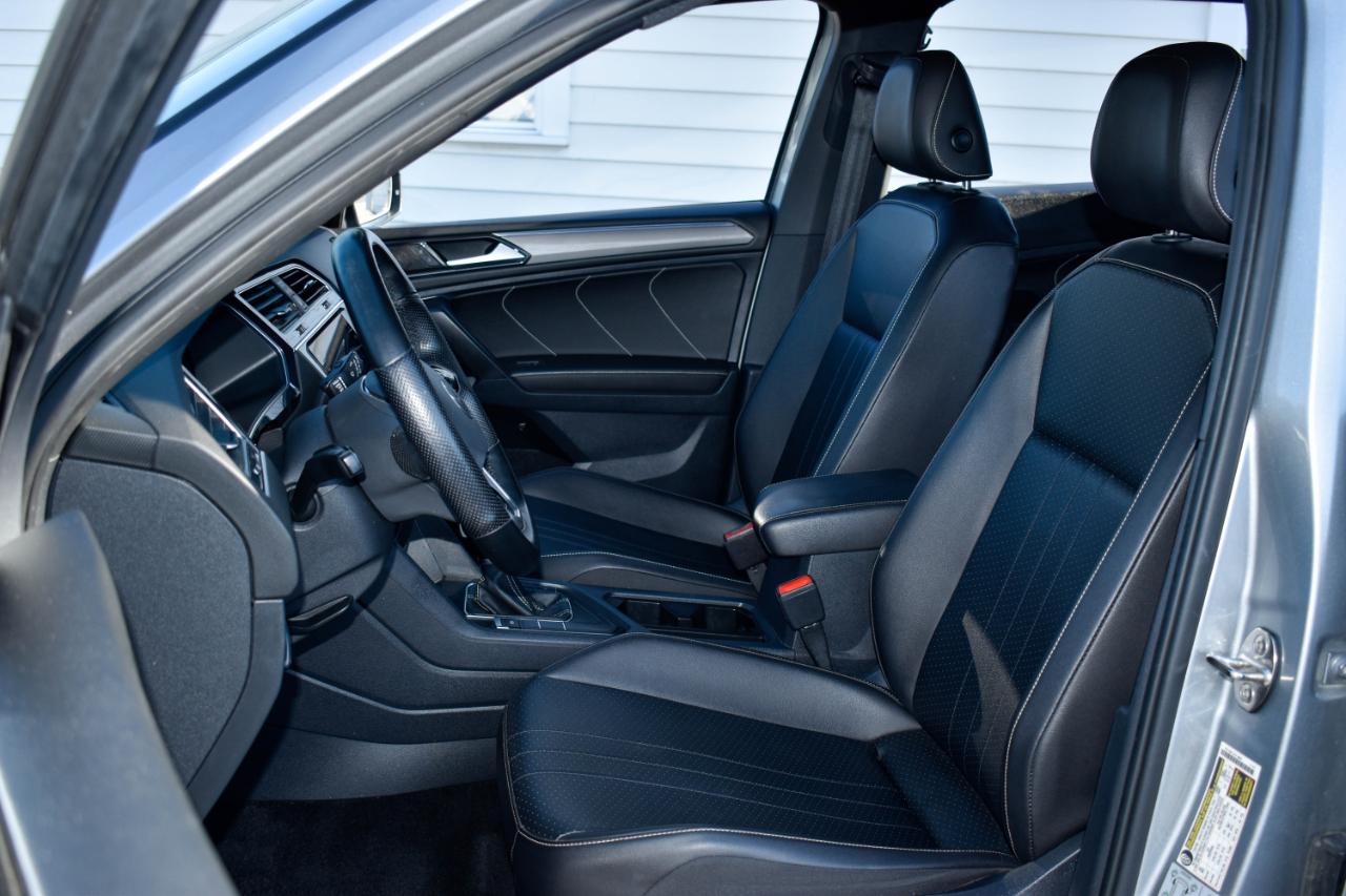 2022 Volkswagen Tiguan 2.0T SE R-Line Black's photo