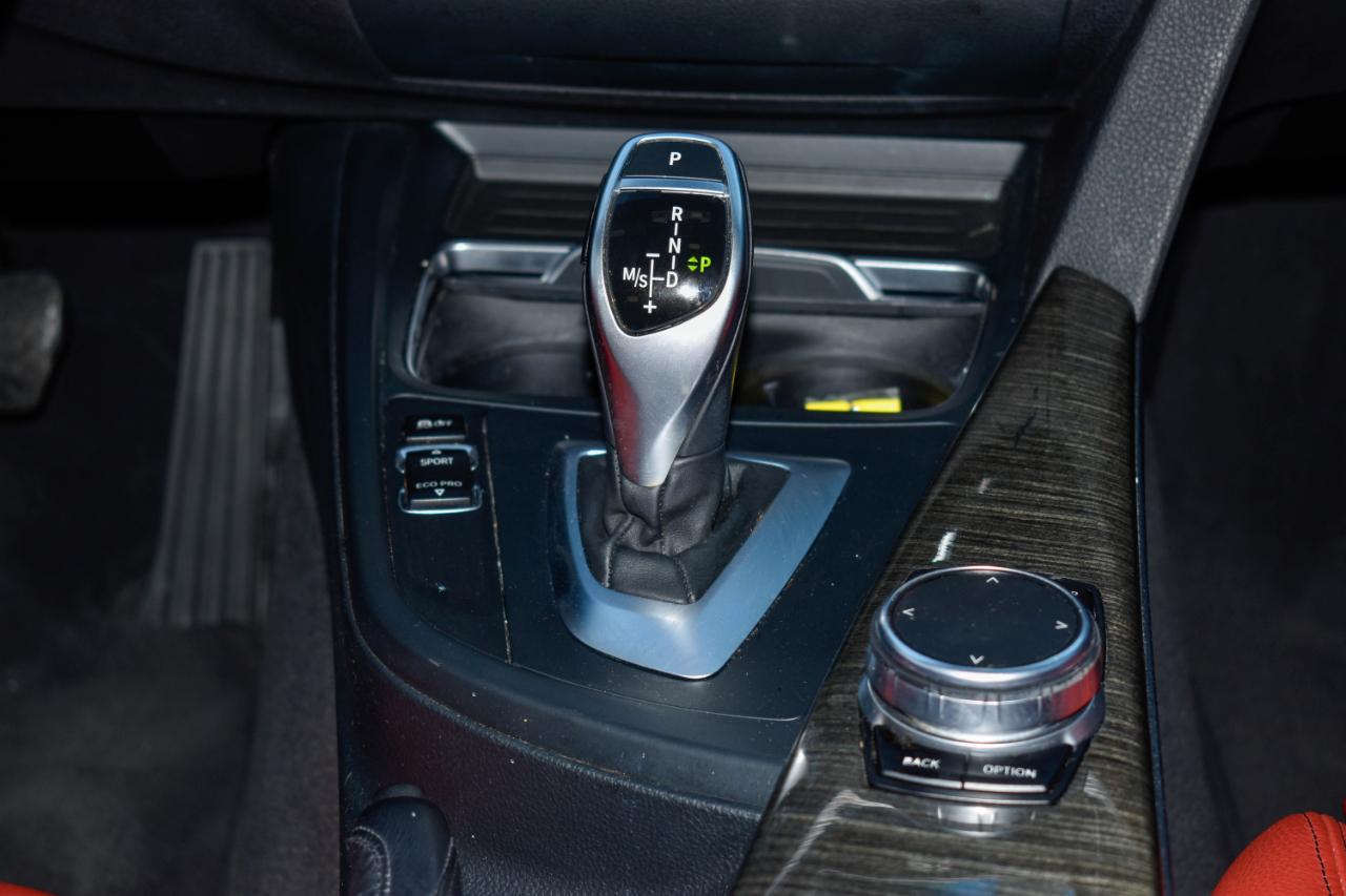 BMW 3-Series 330i SULEV Sedan 2018