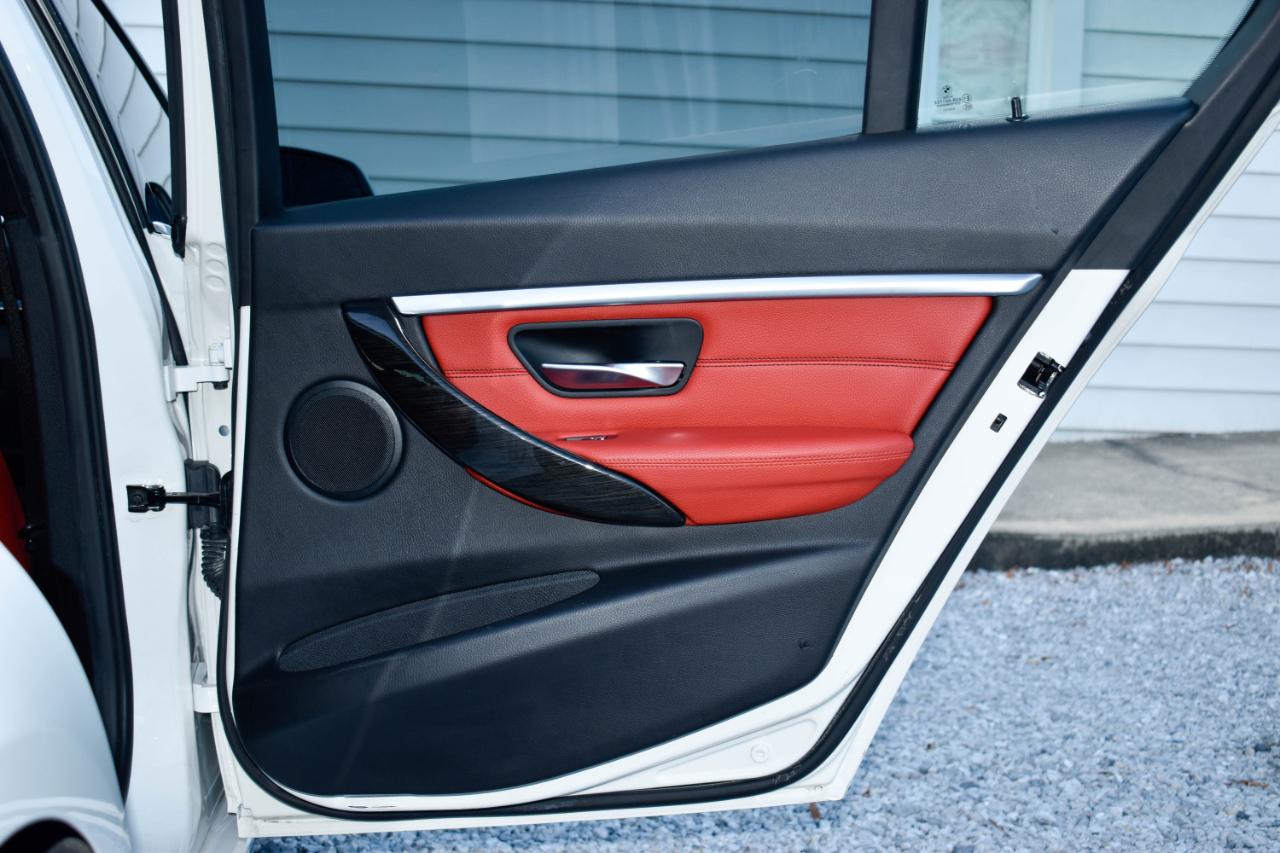 BMW 3-Series 330i SULEV Sedan 2018