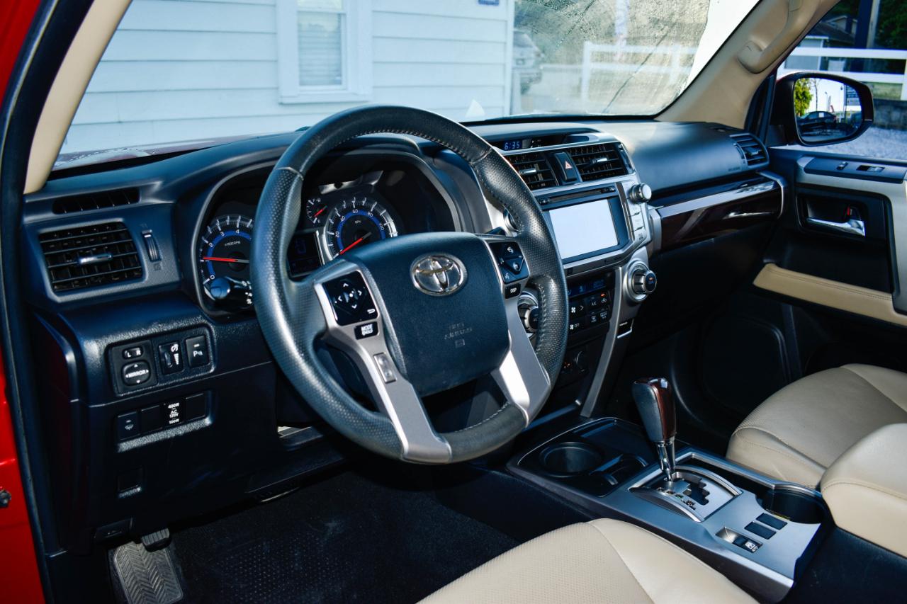 Toyota 4Runner Limited 2WD V6 2014