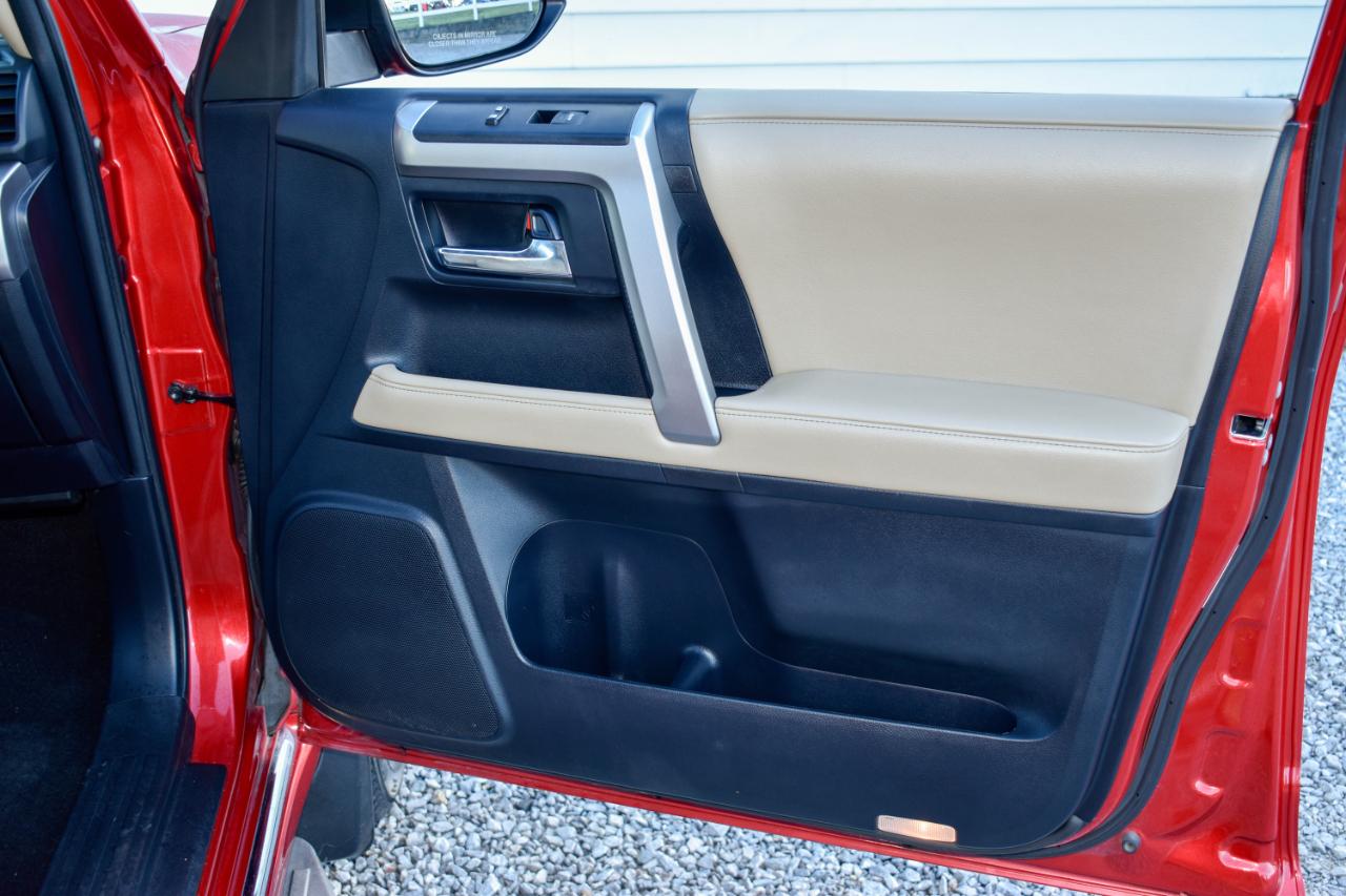 Toyota 4Runner Limited 2WD V6 2014