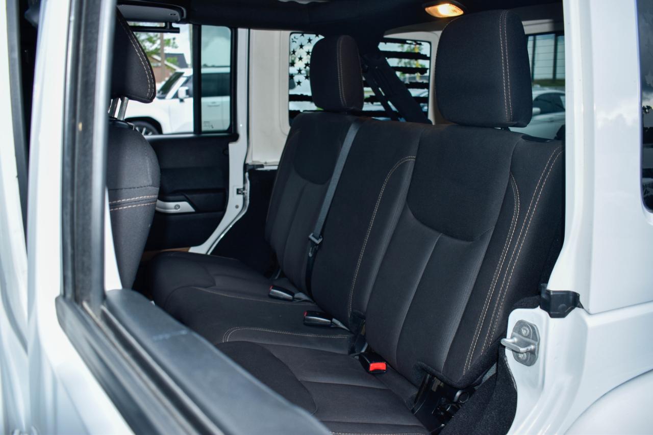 Jeep Wrangler Unlimited Sahara 4WD 2015