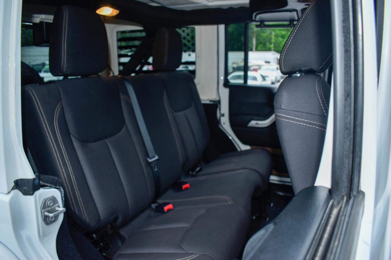 Jeep Wrangler Unlimited Sahara 4WD 2015