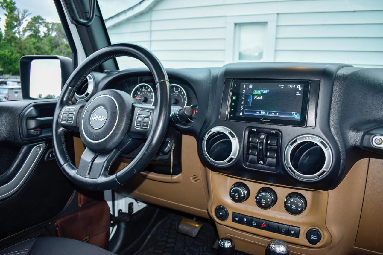 Jeep Wrangler Unlimited Sahara 4WD 2015