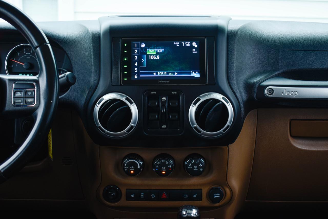 Jeep Wrangler Unlimited Sahara 4WD 2015