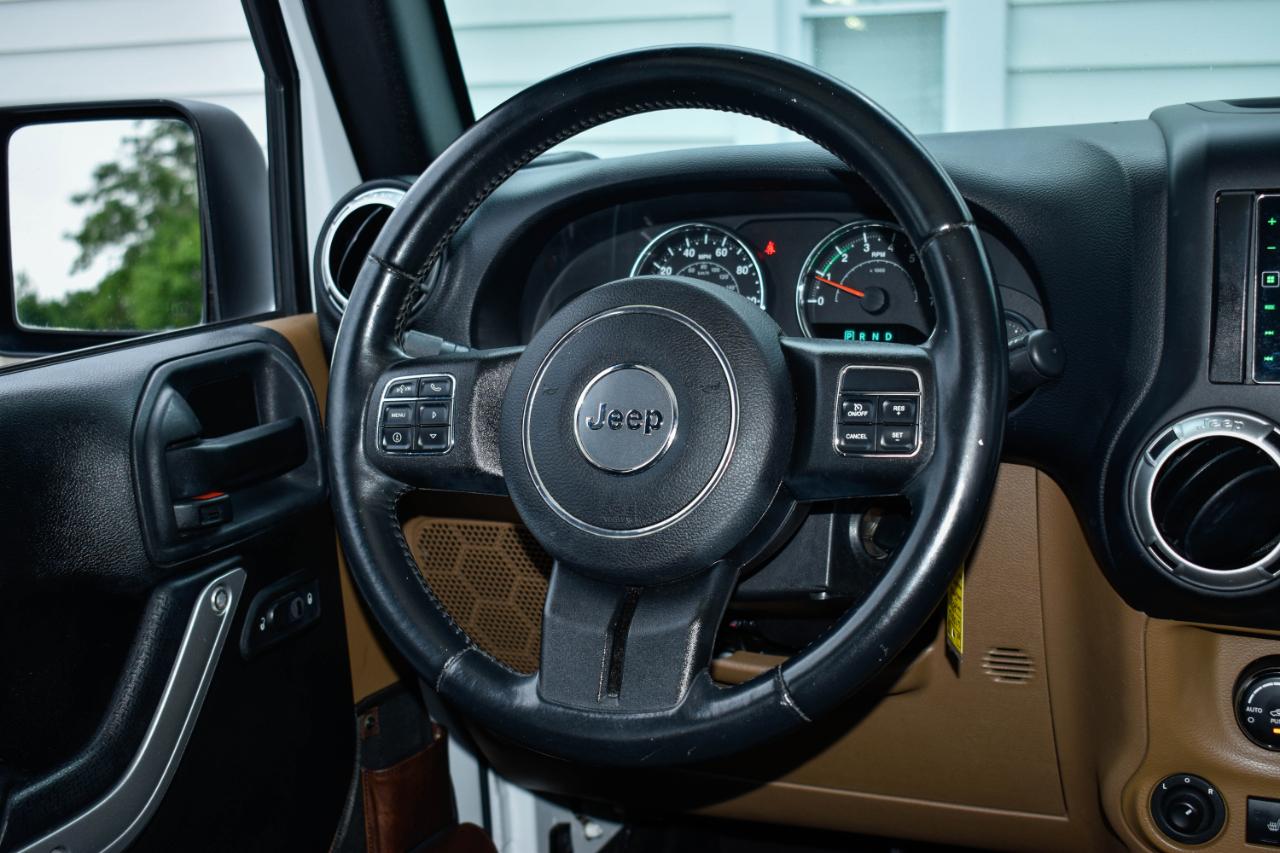 Jeep Wrangler Unlimited Sahara 4WD 2015
