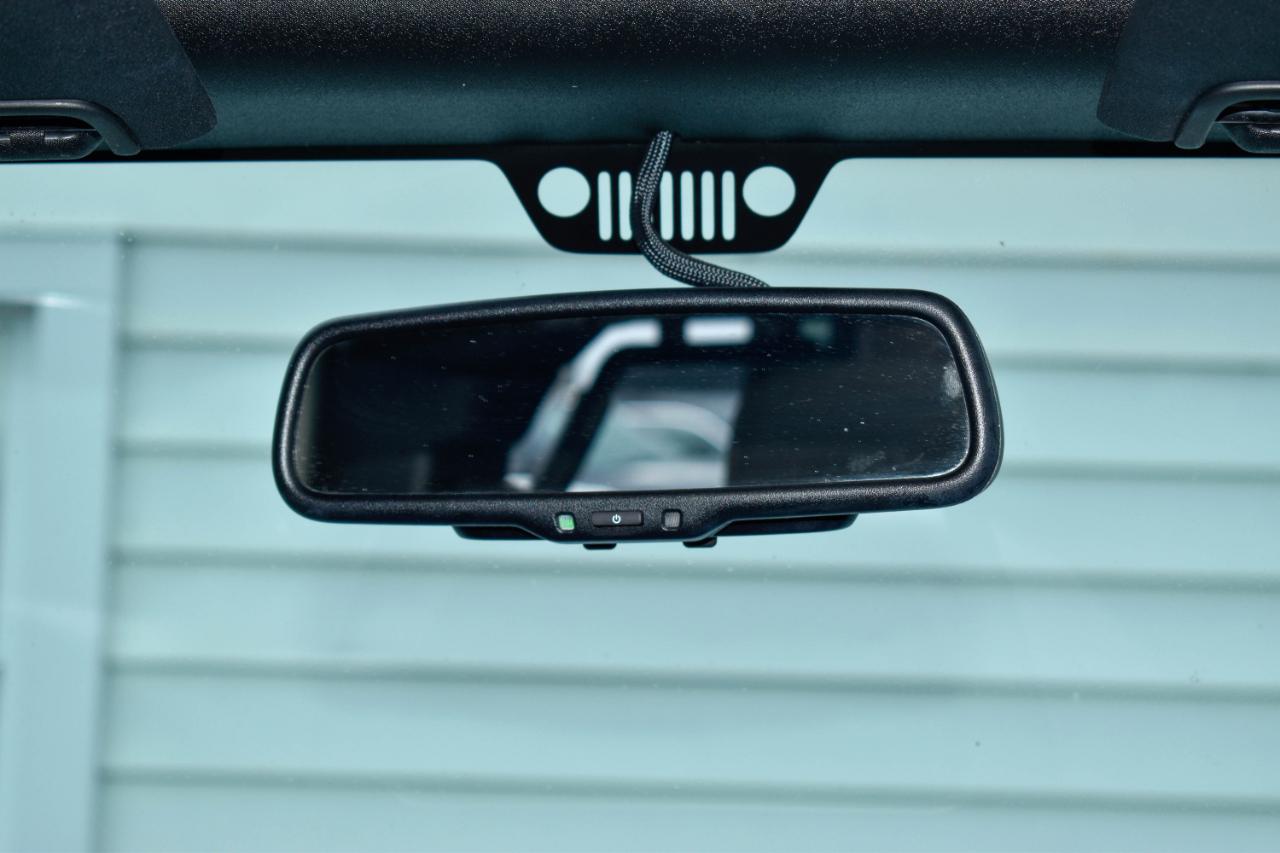Jeep Wrangler Unlimited Sahara 4WD 2015