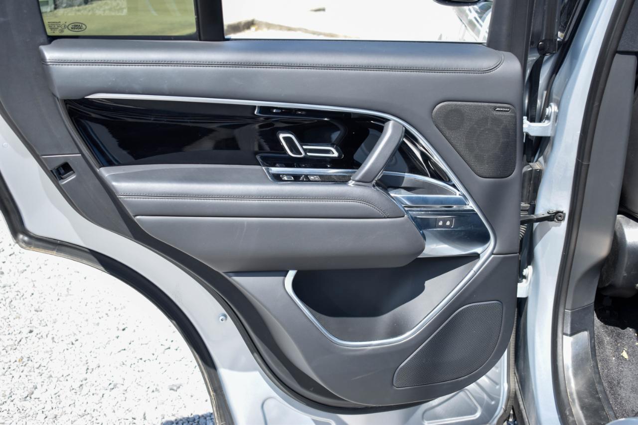 Land Rover New Range Rover SE 2023