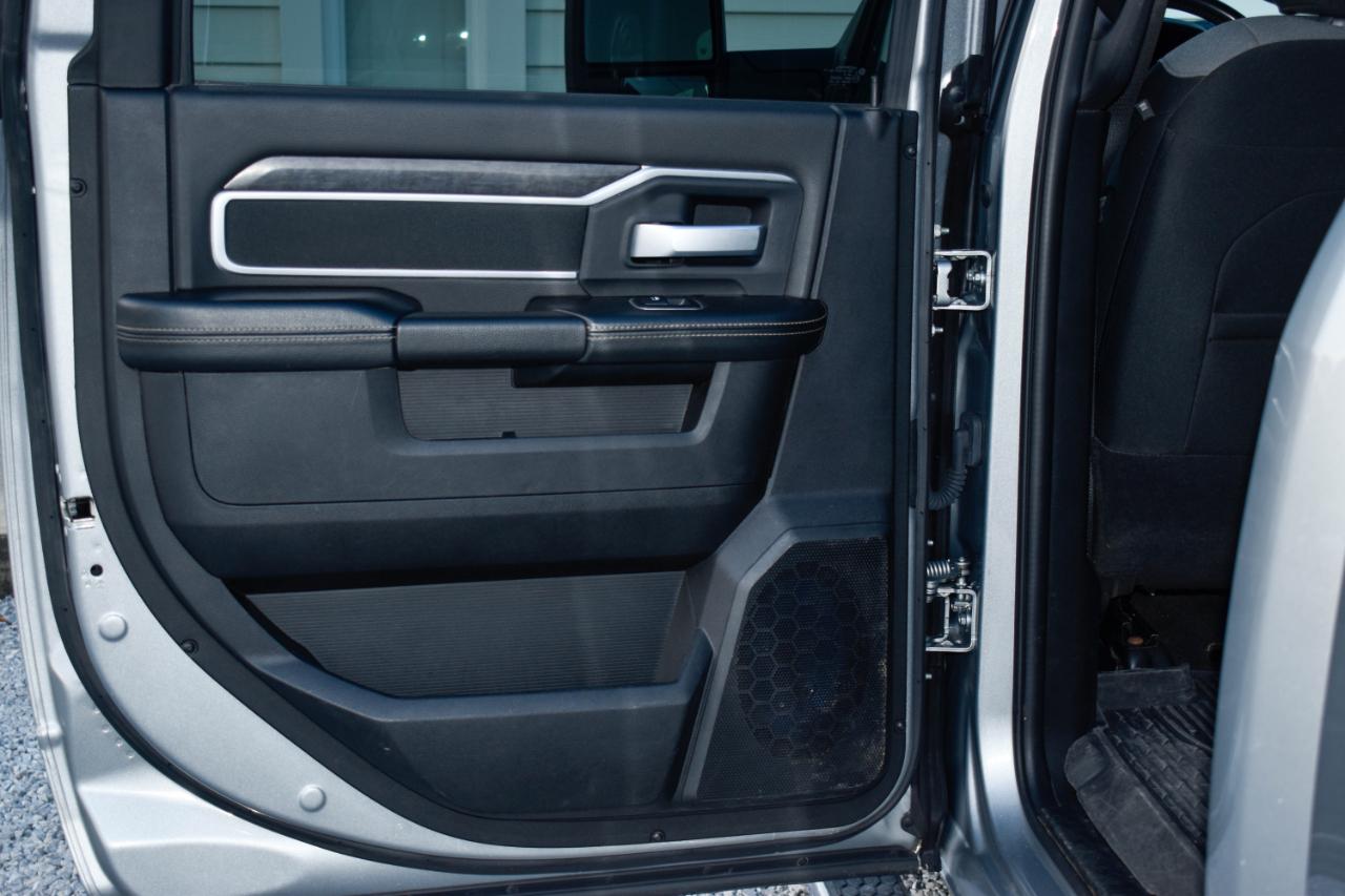 RAM 3500 Big Horn Crew Cab LWB 4WD DRW 2024