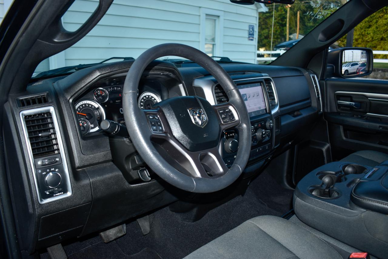 RAM 1500 Classic Tradesman Crew Cab SWB 4WD 2022
