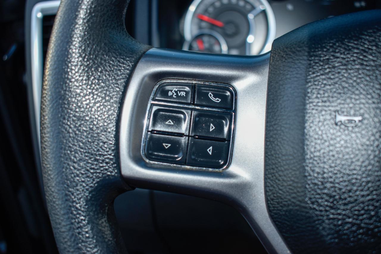 RAM 1500 Classic Tradesman Crew Cab SWB 4WD 2022