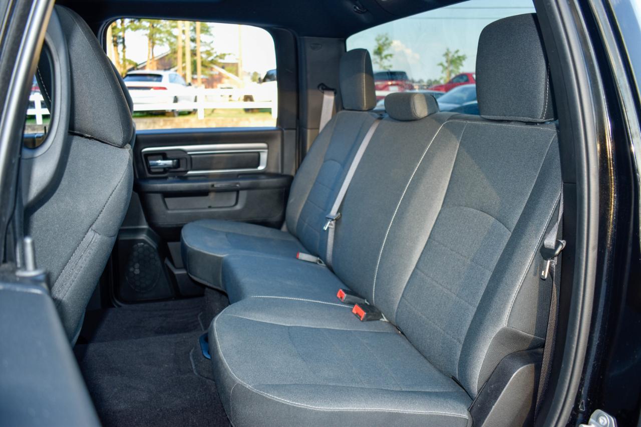 RAM 1500 Classic Tradesman Crew Cab SWB 4WD 2022