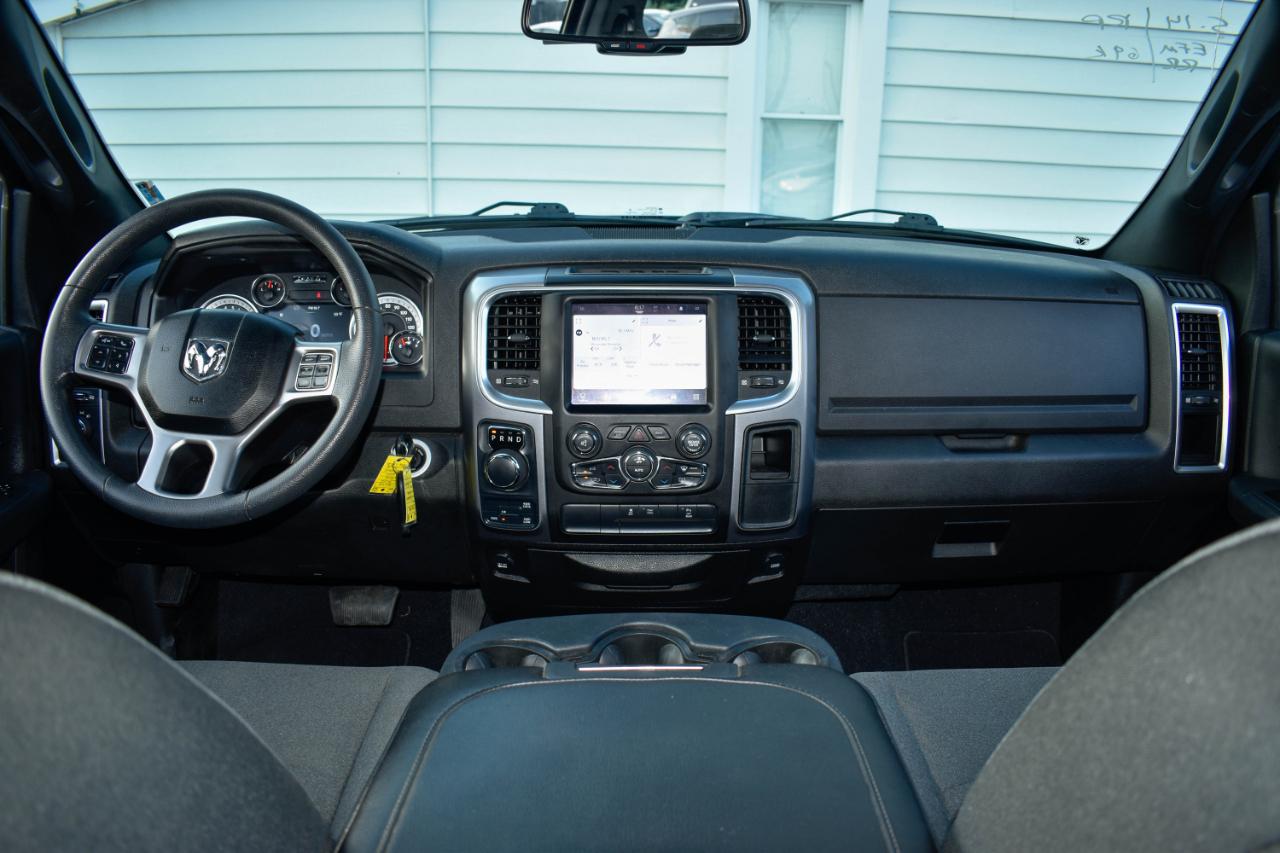 RAM 1500 Classic Tradesman Crew Cab SWB 4WD 2022