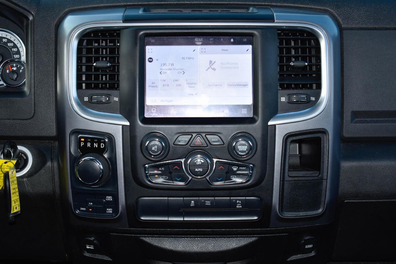 RAM 1500 Classic Tradesman Crew Cab SWB 4WD 2022