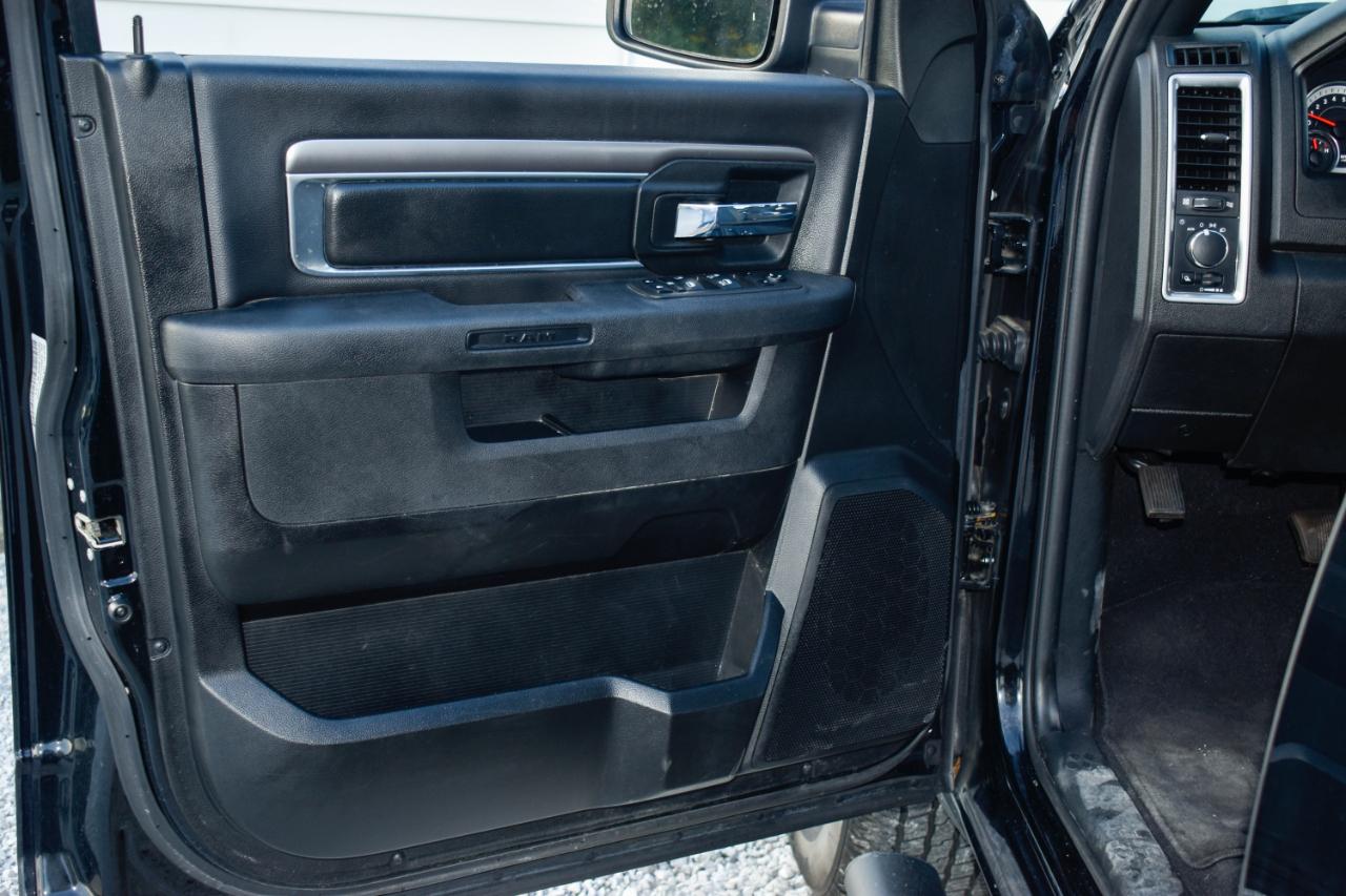 RAM 1500 Classic Tradesman Crew Cab SWB 4WD 2022