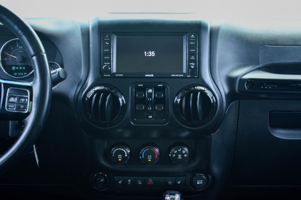 Jeep Wrangler Unlimited Sahara 4WD 2015