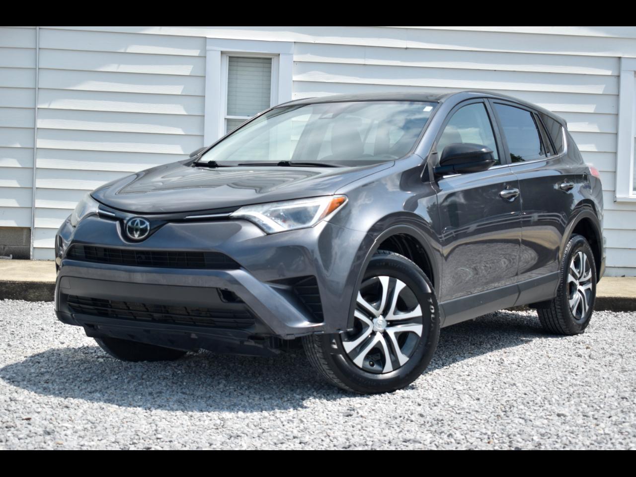 Toyota RAV4 LE AWD 2018