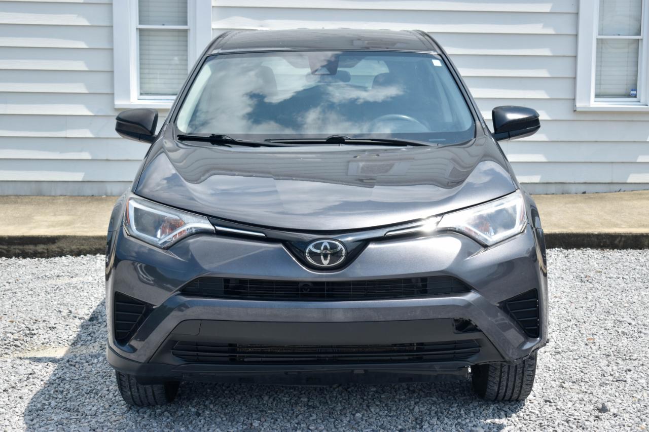 Toyota RAV4 LE AWD 2018