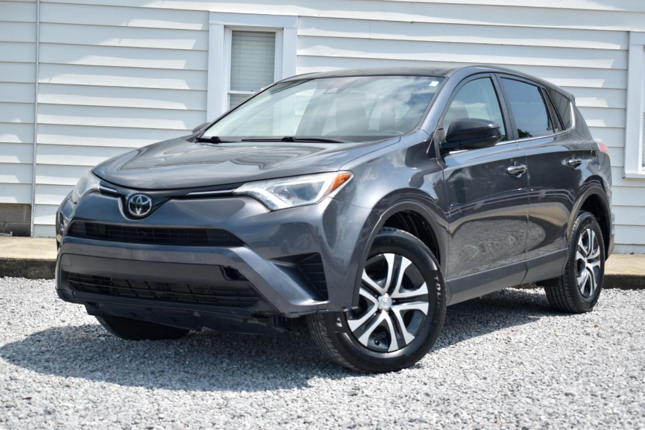 Toyota RAV4 LE AWD 2018