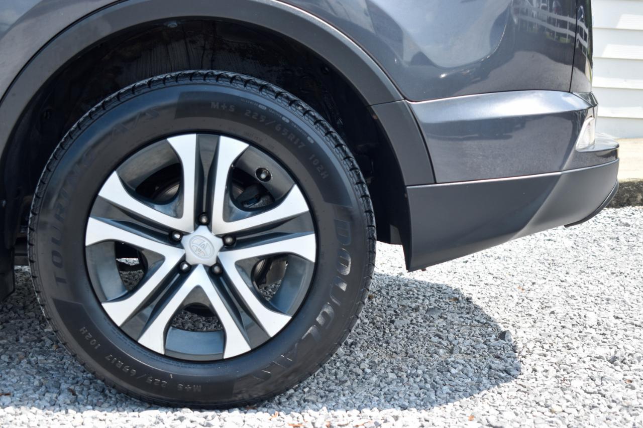 Toyota RAV4 LE AWD 2018