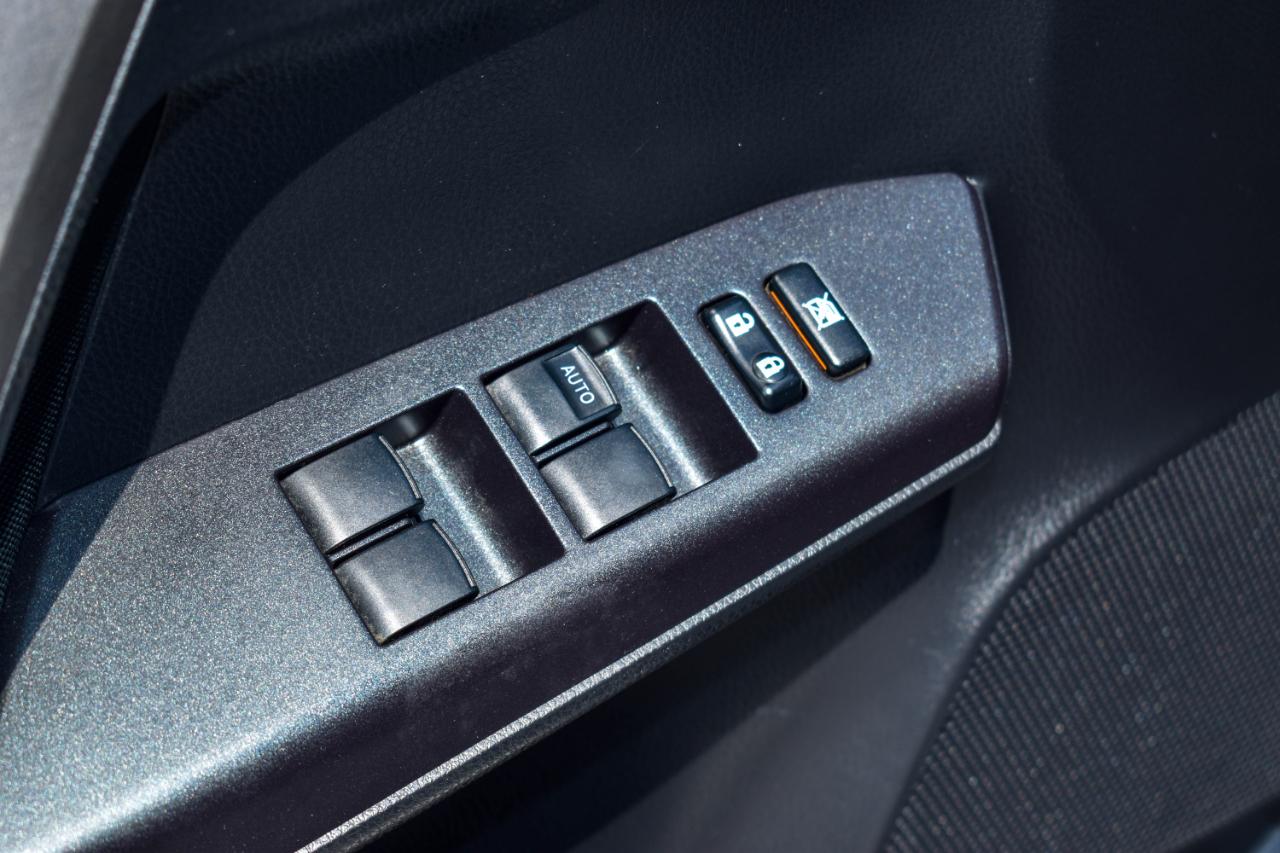 Toyota RAV4 LE AWD 2018