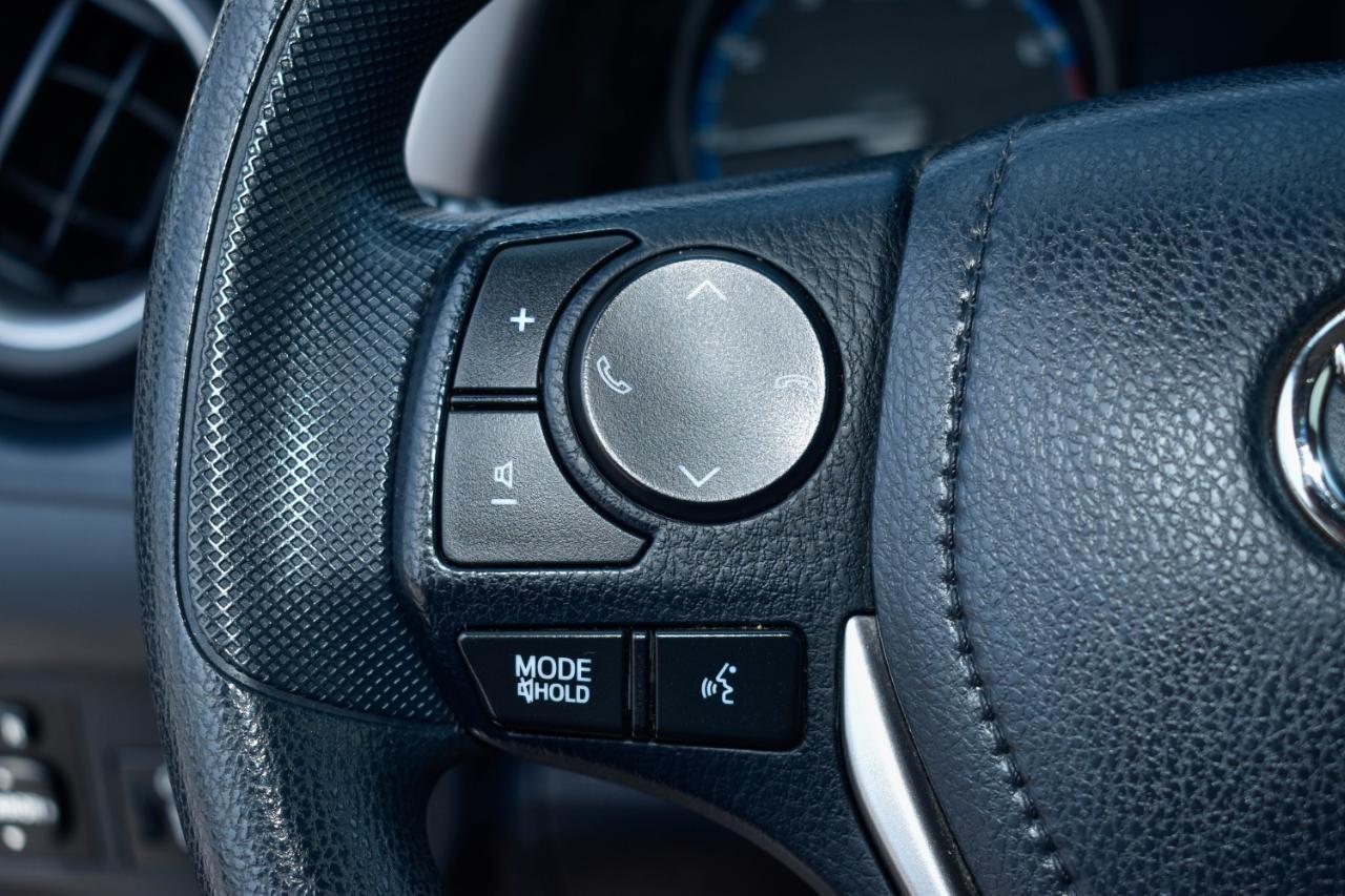 Toyota RAV4 LE AWD 2018