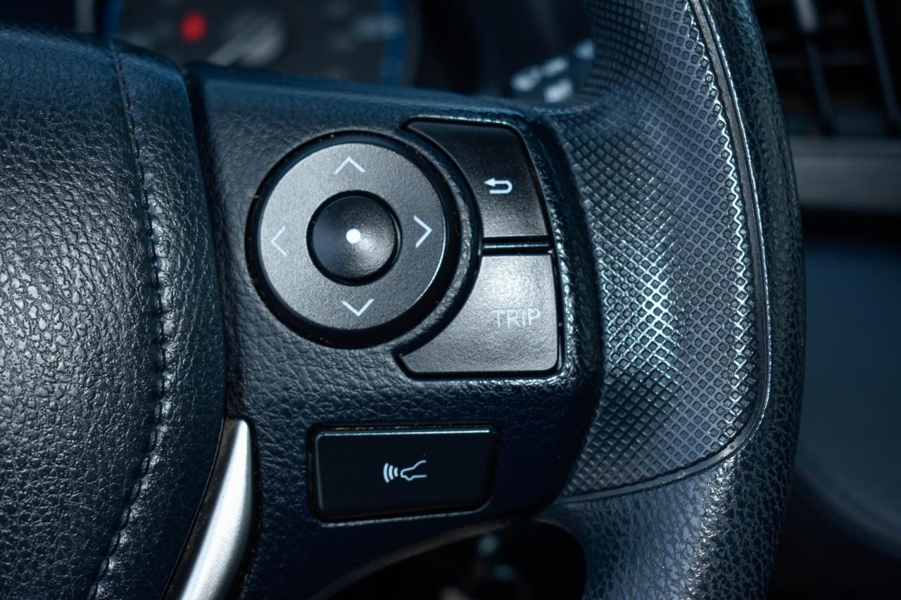 Toyota RAV4 LE AWD 2018