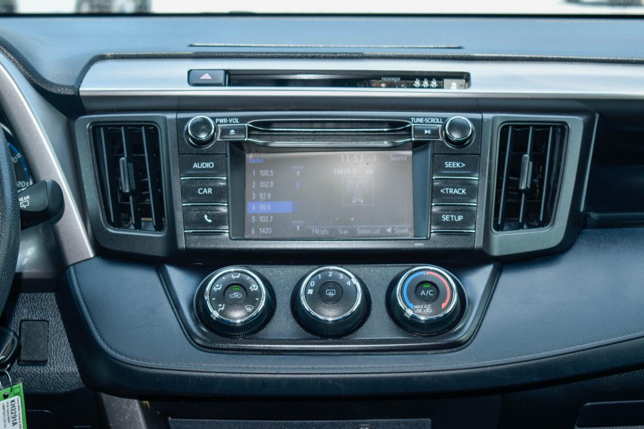 Toyota RAV4 LE AWD 2018