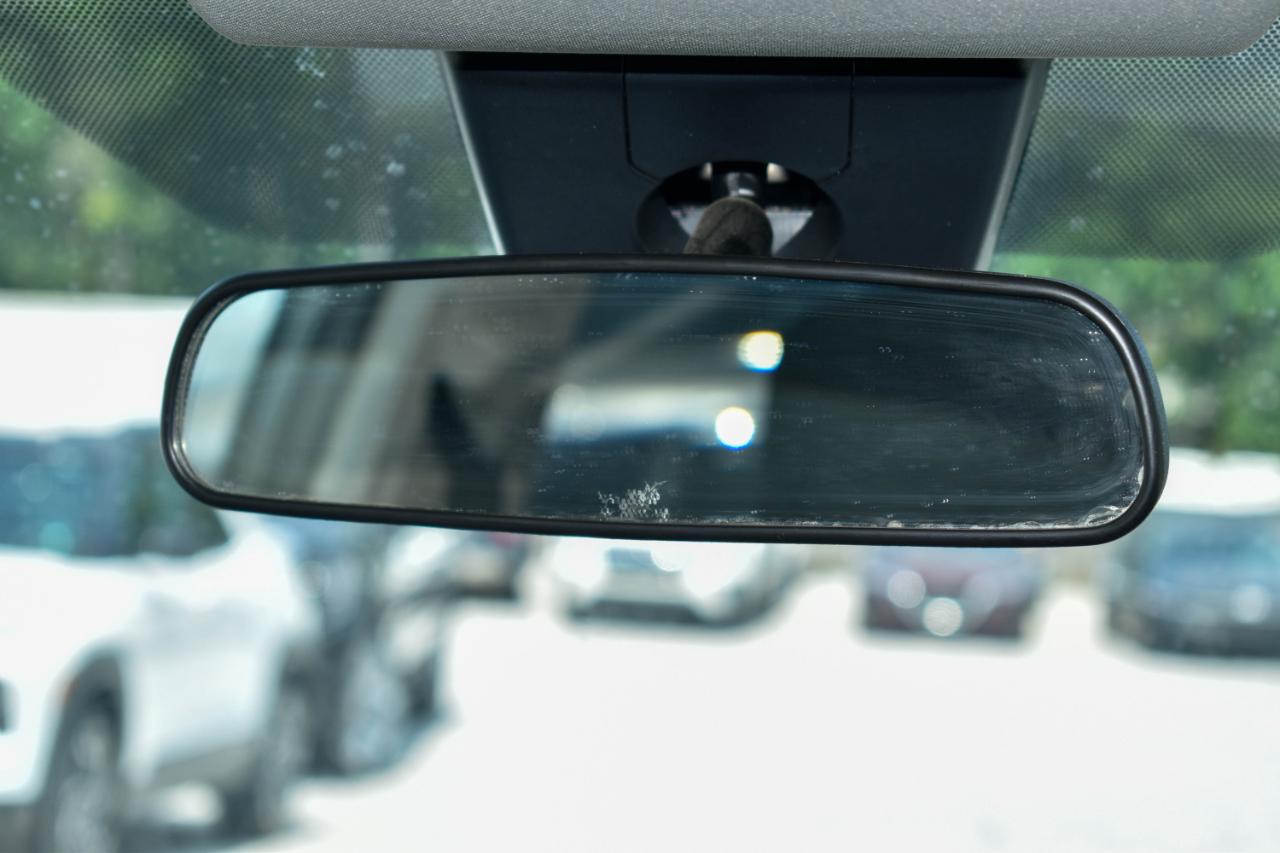 Toyota RAV4 LE AWD 2018