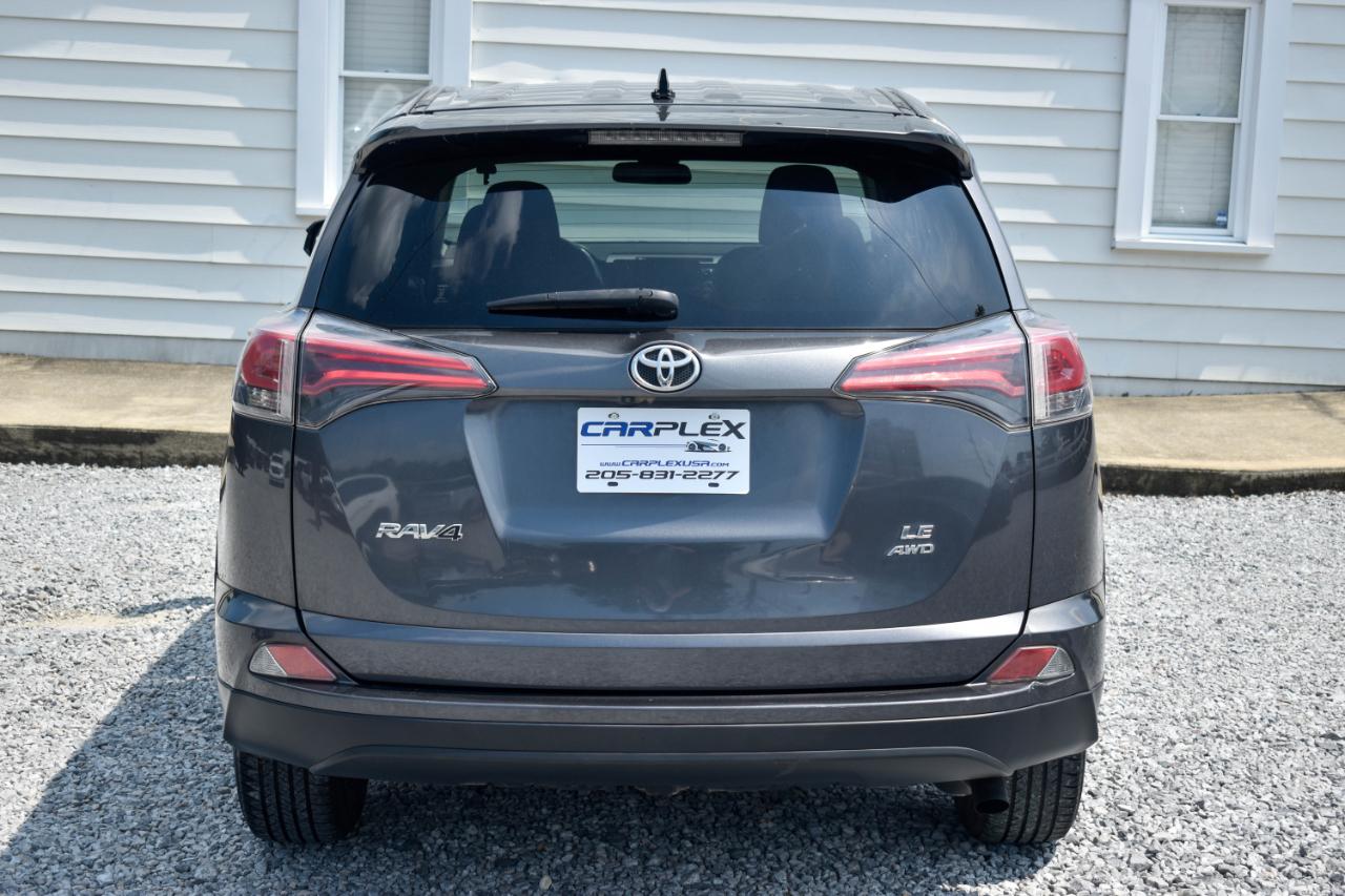 Toyota RAV4 LE AWD 2018