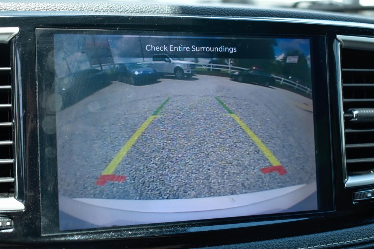 Chrysler Pacifica Touring 2024