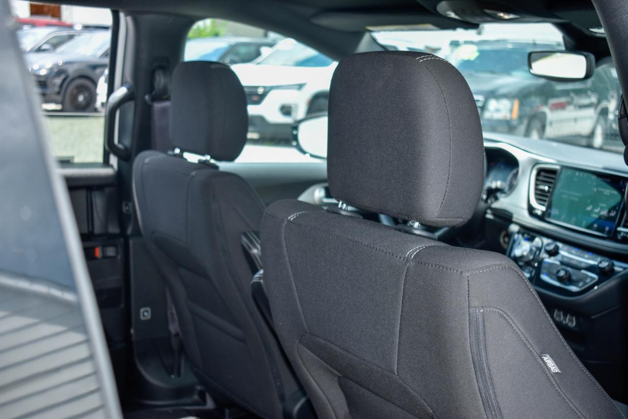 Chrysler Pacifica Touring 2024