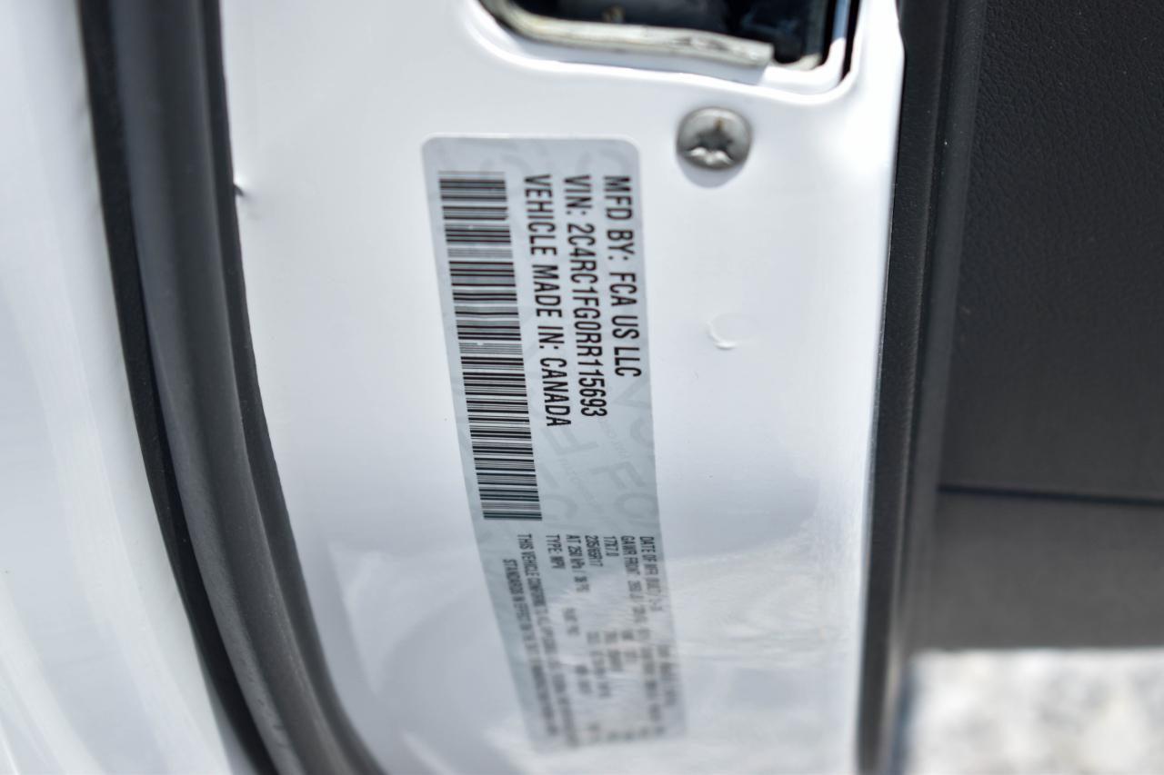 Chrysler Pacifica Touring 2024